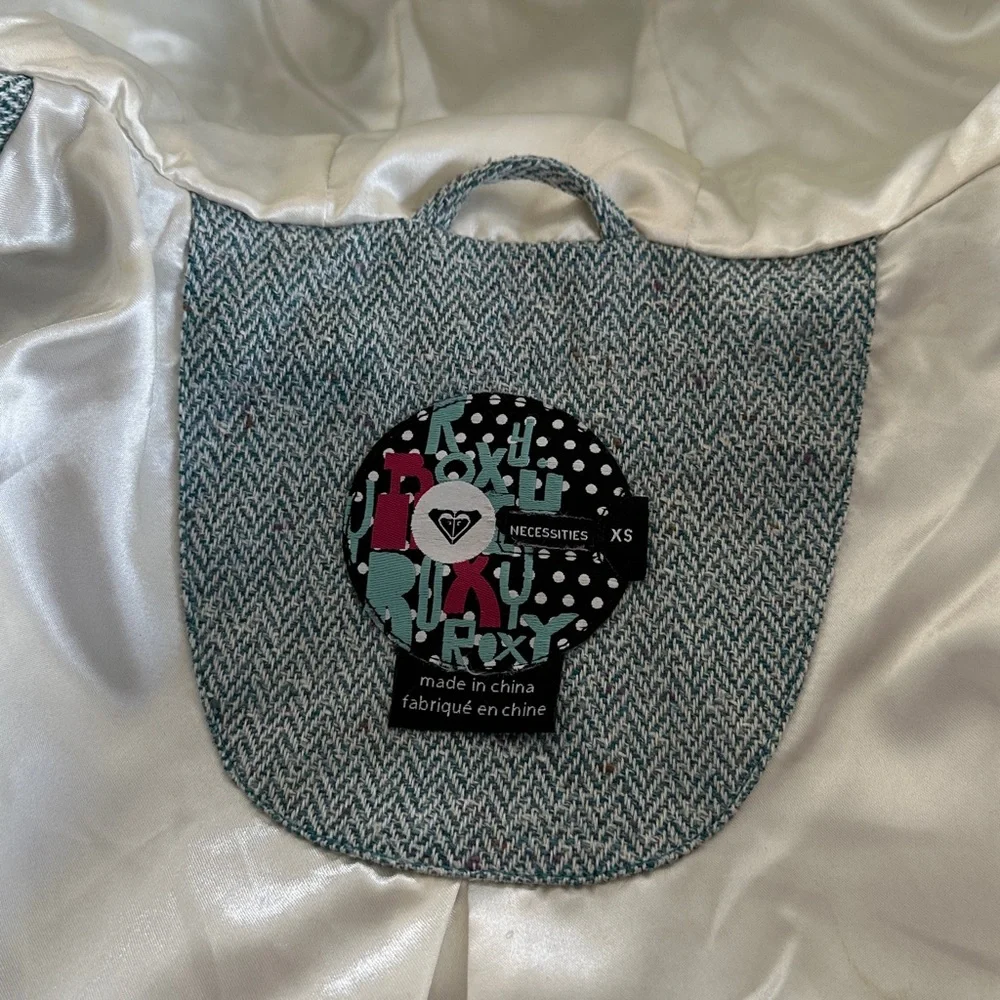 Beautifully Textured Roxy Winter Coat - Picture 12 of 14
